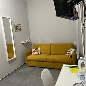 Camera tripla